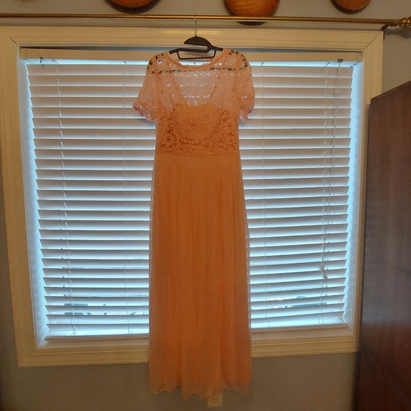 David's Bridal Dresses & Skirts - Peach Bellini bridesmaid dress
